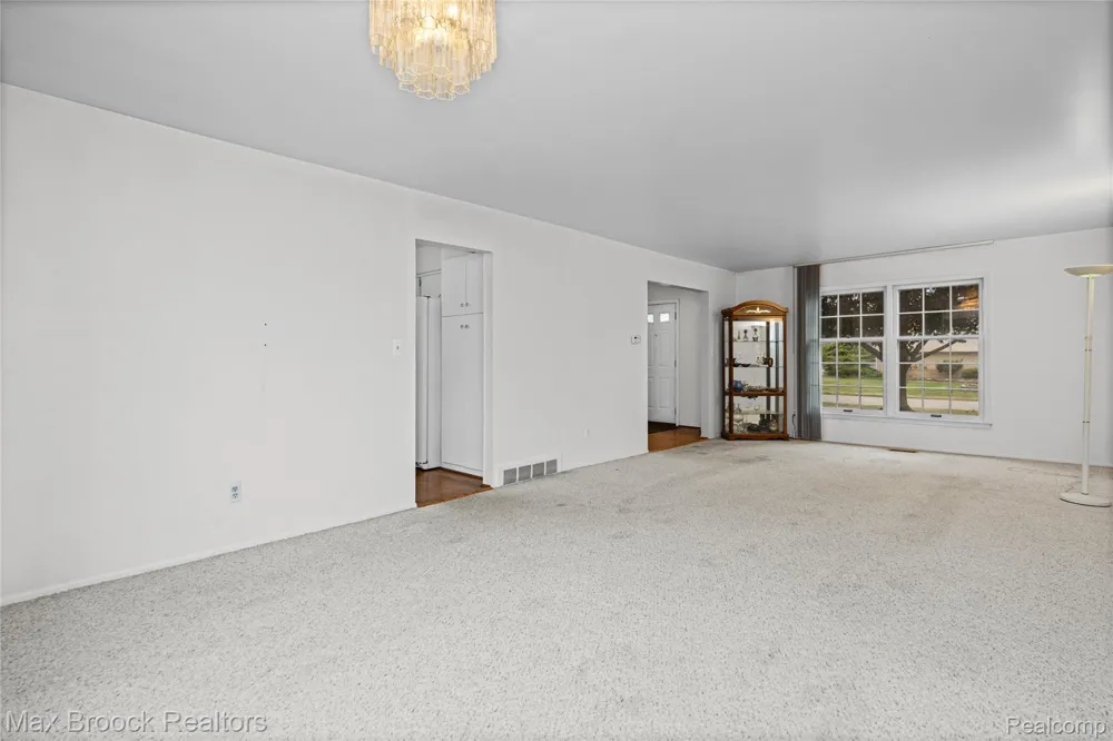 31917 Olde Franklin Drive Farmington Hills City, MI 48334