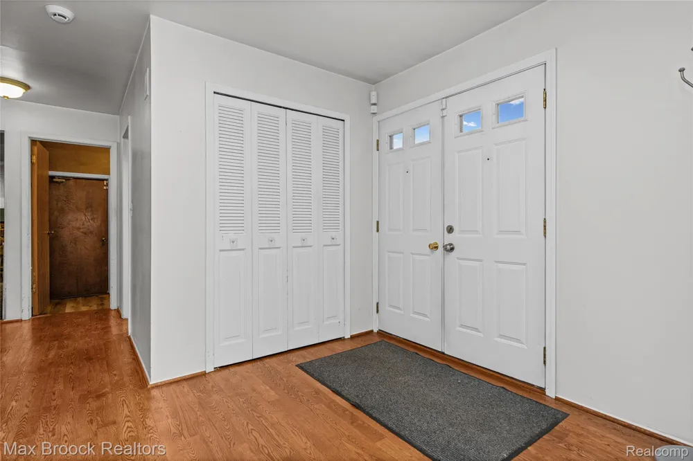 31917 Olde Franklin Drive Farmington Hills City, MI 48334