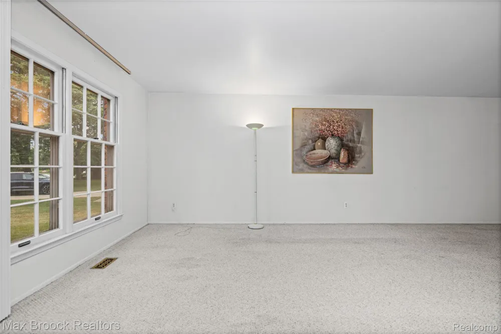 31917 Olde Franklin Drive Farmington Hills City, MI 48334