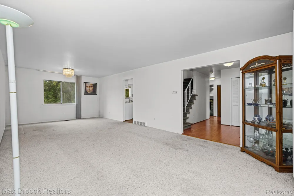 31917 Olde Franklin Drive Farmington Hills City, MI 48334