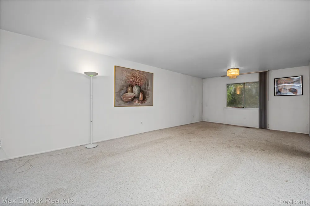 31917 Olde Franklin Drive Farmington Hills City, MI 48334