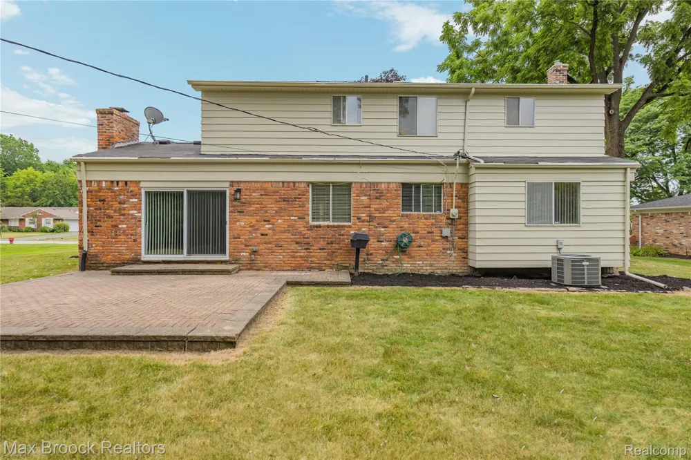 31917 Olde Franklin Drive Farmington Hills City, MI 48334