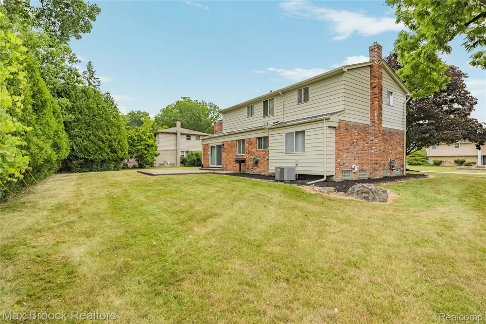 31917 Olde Franklin Drive Farmington Hills City, MI 48334
