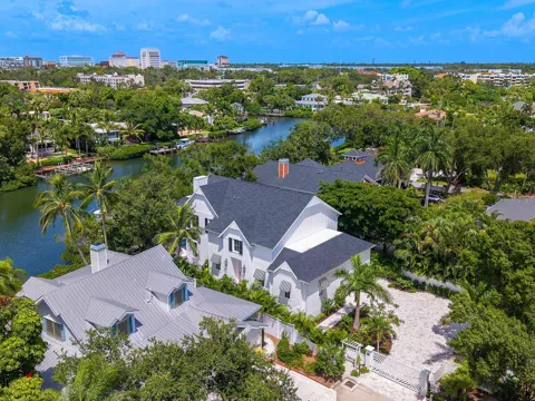 1621 BAY POINT COURT