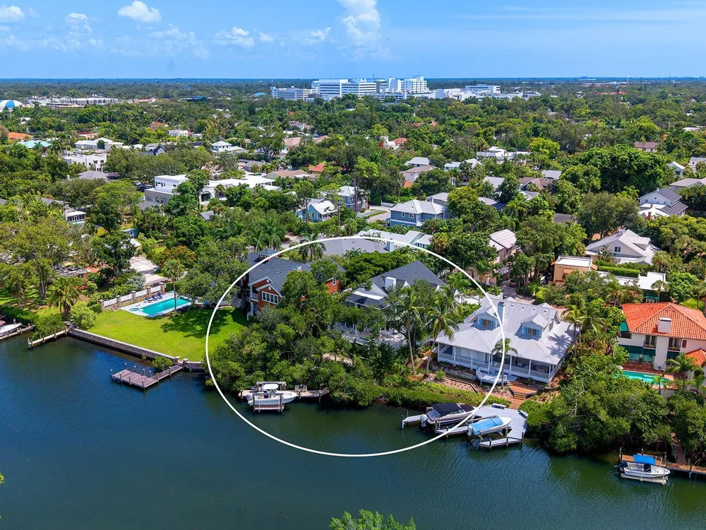 1621 BAY POINT COURT Sarasota, FL 34236