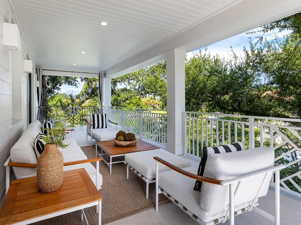 1621 BAY POINT COURT Sarasota, FL 34236