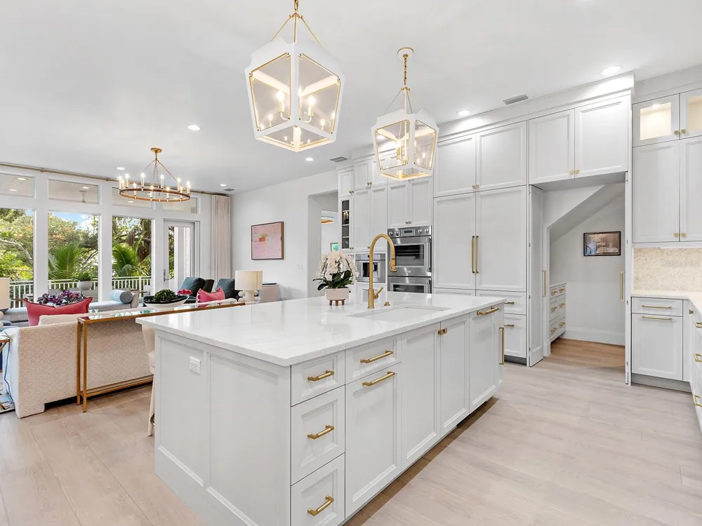 1621 BAY POINT COURT Sarasota, FL 34236