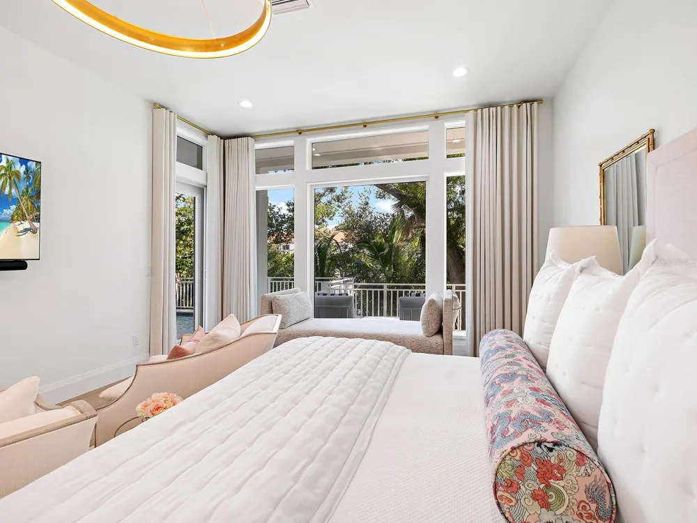 1621 BAY POINT COURT Sarasota, FL 34236