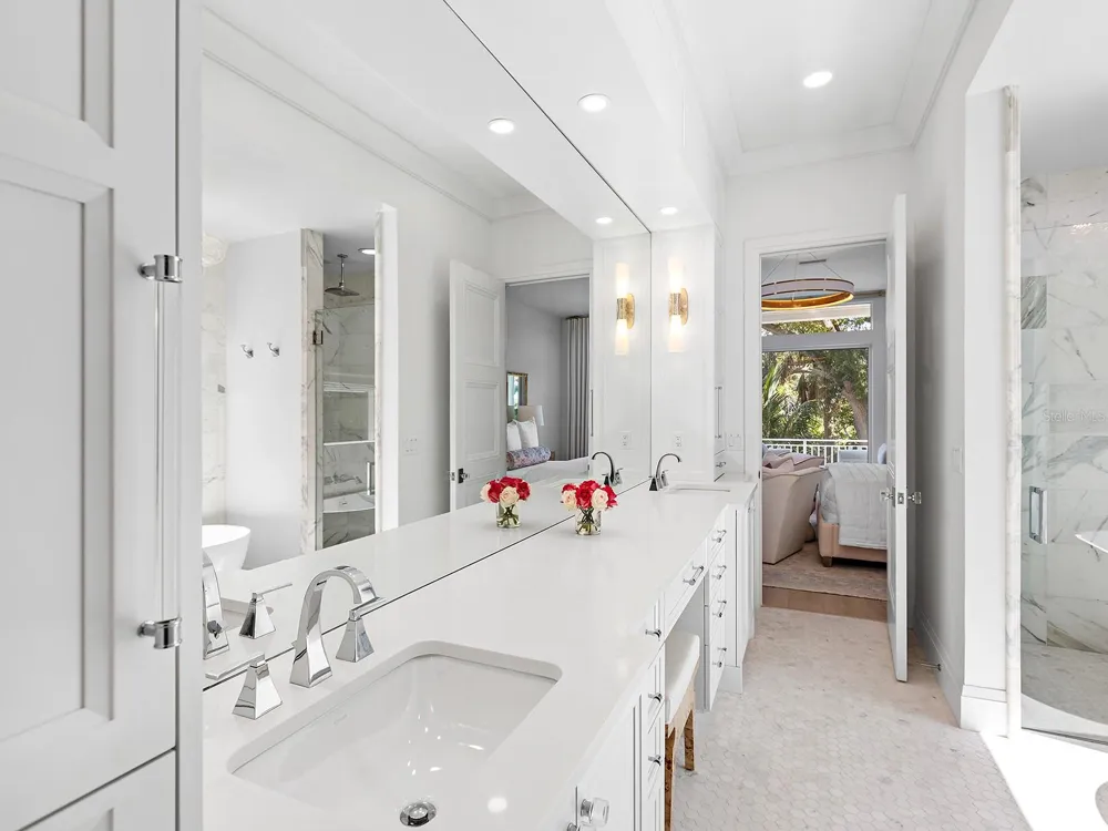 1621 BAY POINT COURT Sarasota, FL 34236