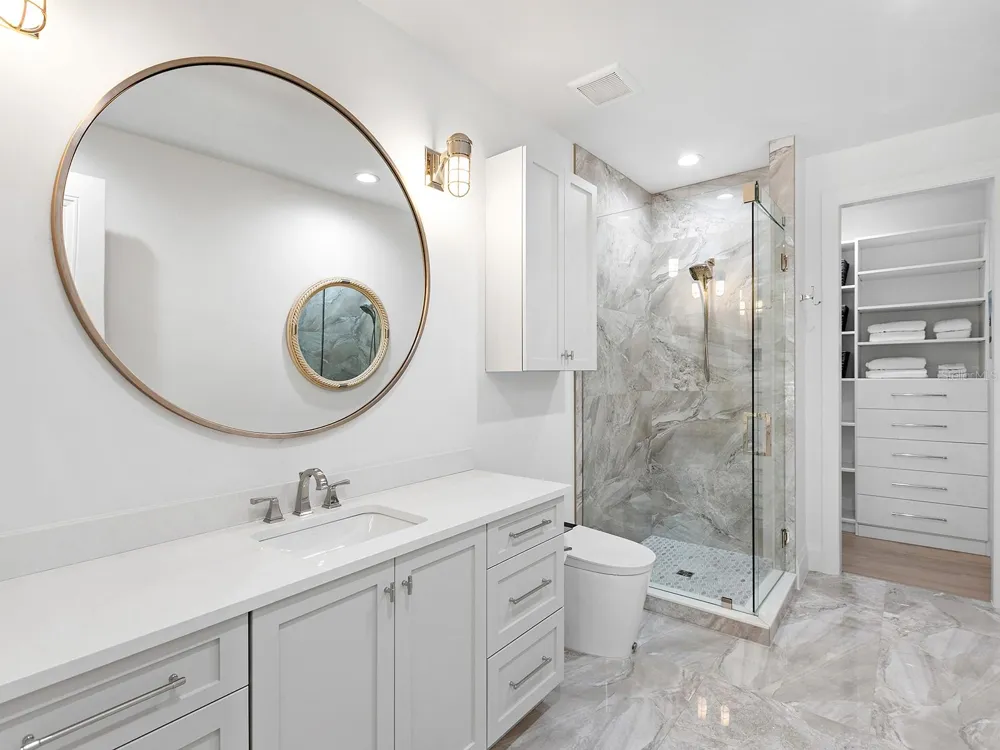 1621 BAY POINT COURT Sarasota, FL 34236