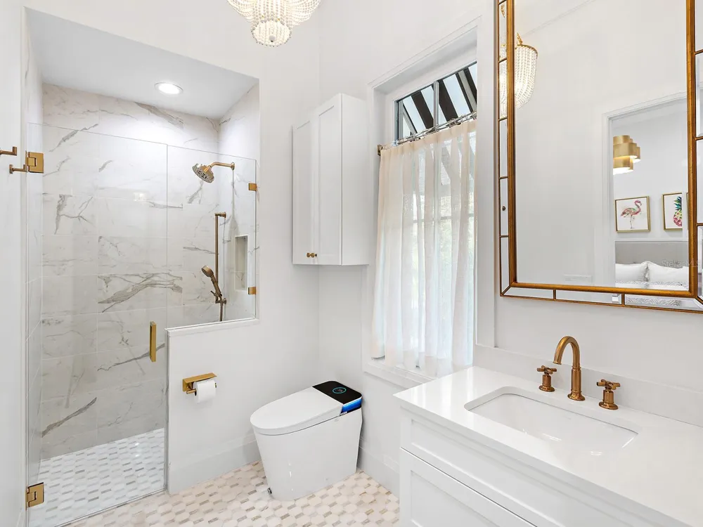 1621 BAY POINT COURT Sarasota, FL 34236