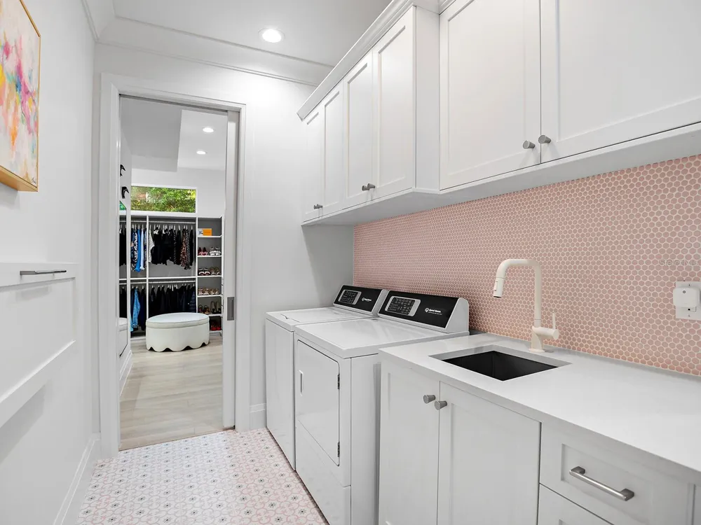 1621 BAY POINT COURT Sarasota, FL 34236