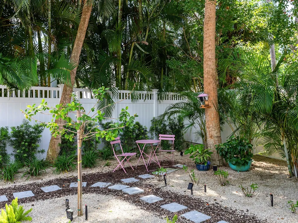 1621 BAY POINT COURT Sarasota, FL 34236