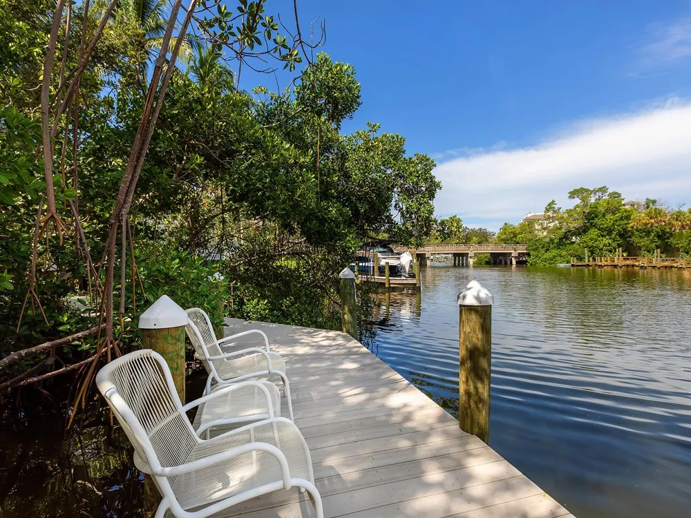 1621 BAY POINT COURT Sarasota, FL 34236