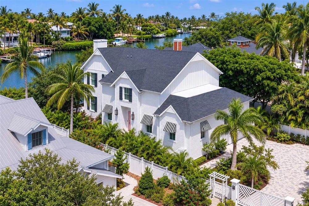 1621 BAY POINT COURT Sarasota, FL 34236