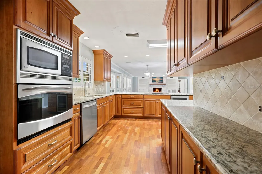 6319 SW 37TH WAY Gainesville, FL 32608