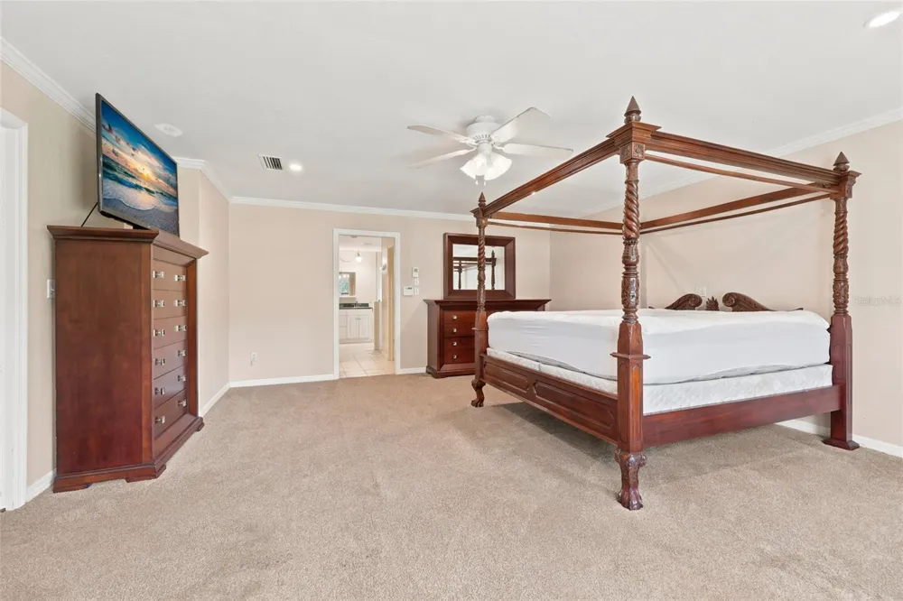 6319 SW 37TH WAY Gainesville, FL 32608
