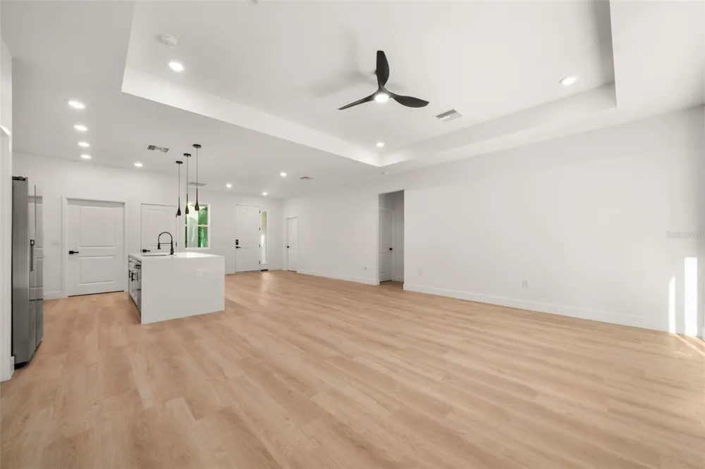 8636 SUN N LAKE BOULEVARD Sebring, FL 33872