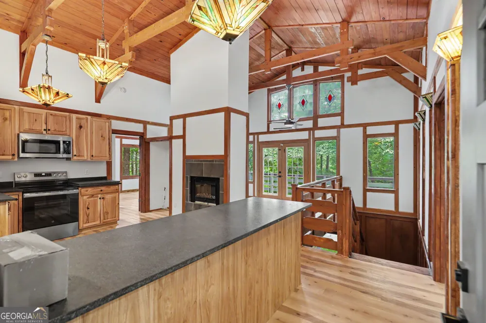 996 Crestview DR Otto, NC 28763