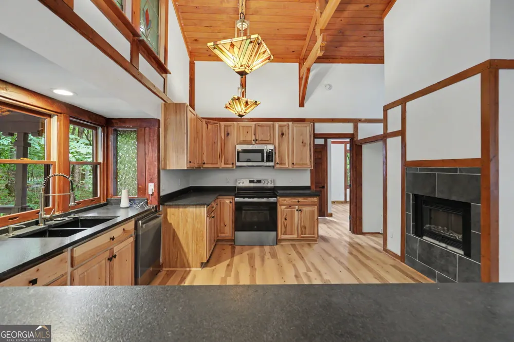 996 Crestview DR Otto, NC 28763