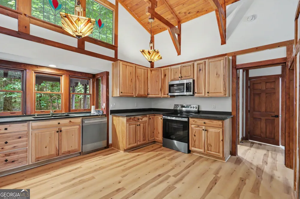 996 Crestview DR Otto, NC 28763