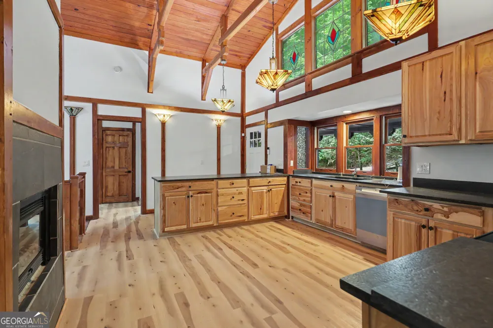 996 Crestview DR Otto, NC 28763