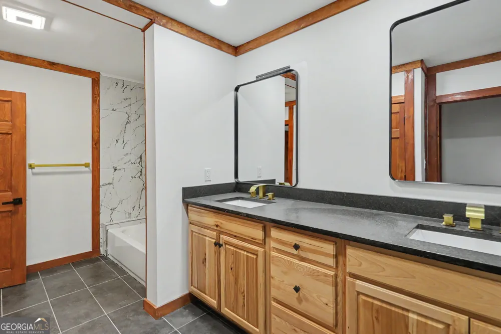 996 Crestview DR Otto, NC 28763