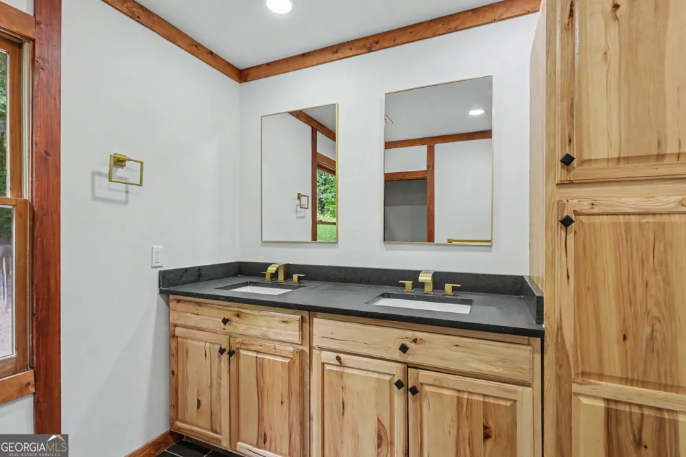 996 Crestview DR Otto, NC 28763