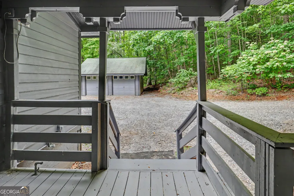 996 Crestview DR Otto, NC 28763