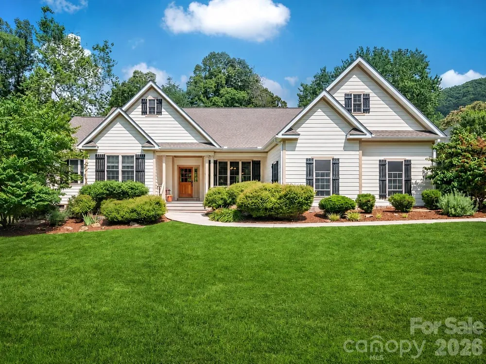 122 Twin Courts Drive Weaverville, NC 28787