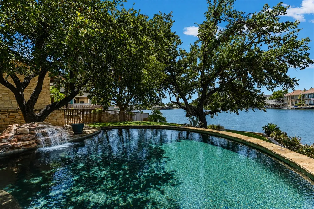 113 Wennmohs Place Horseshoe Bay, TX 78657