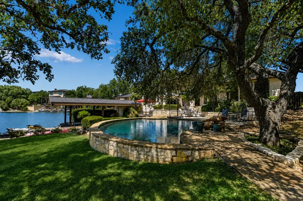 113 Wennmohs Place Horseshoe Bay, TX 78657
