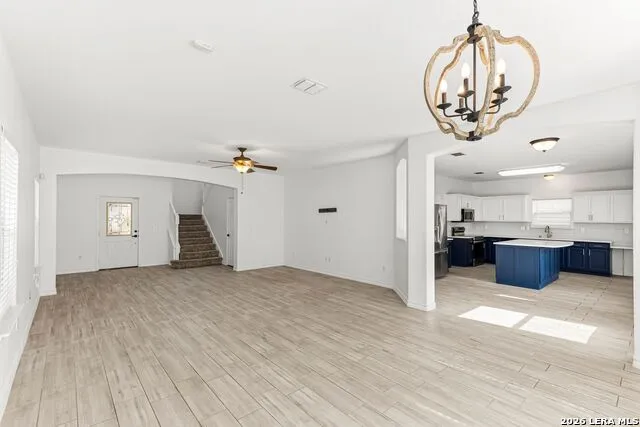4214 Loring Converse, TX 78109