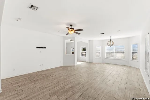 4214 Loring Converse, TX 78109