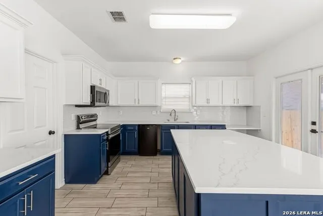 4214 Loring Converse, TX 78109