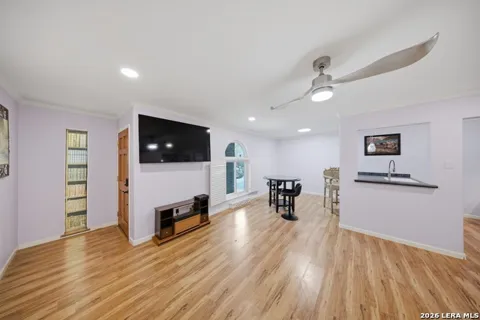 102 VASSAR LN #1