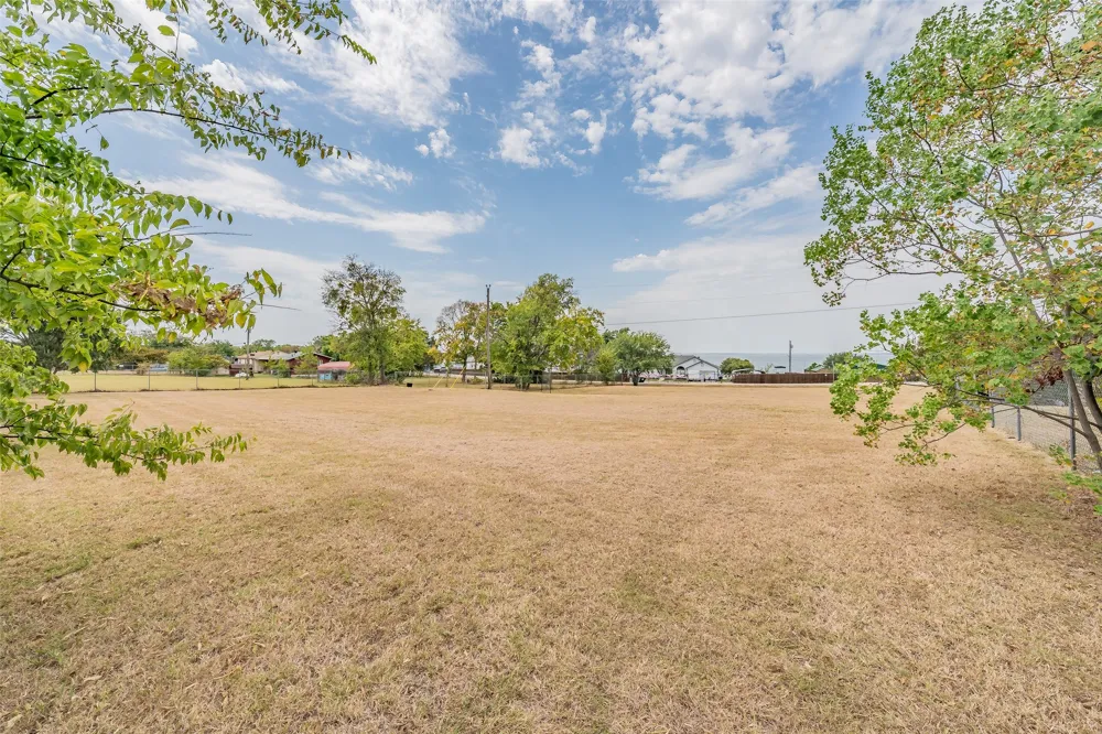 7656 Shoreline Drive Lone Oak, TX 75453