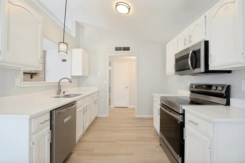 2602 Knoll Trail Euless, TX 76039