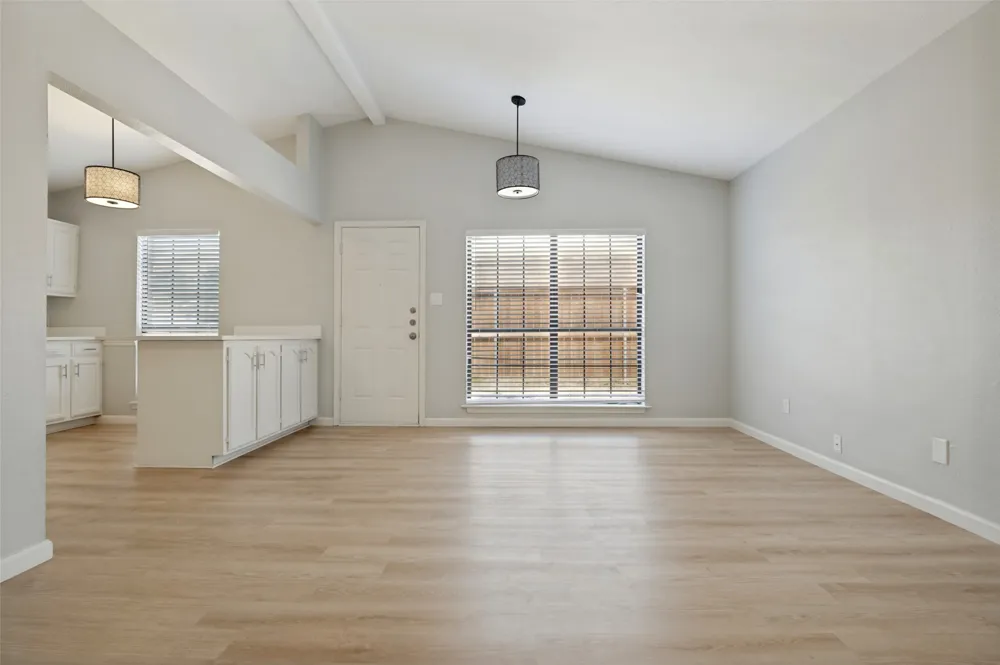 2602 Knoll Trail Euless, TX 76039