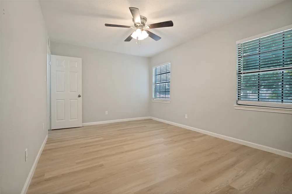2602 Knoll Trail Euless, TX 76039