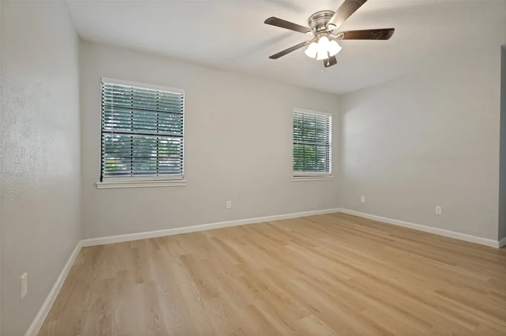 2602 Knoll Trail Euless, TX 76039