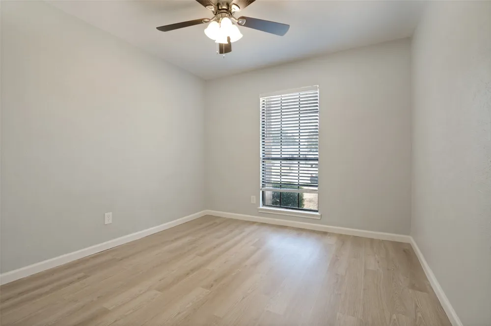 2602 Knoll Trail Euless, TX 76039