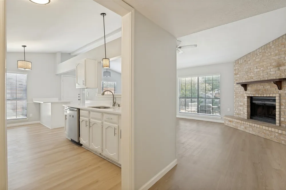 2602 Knoll Trail Euless, TX 76039