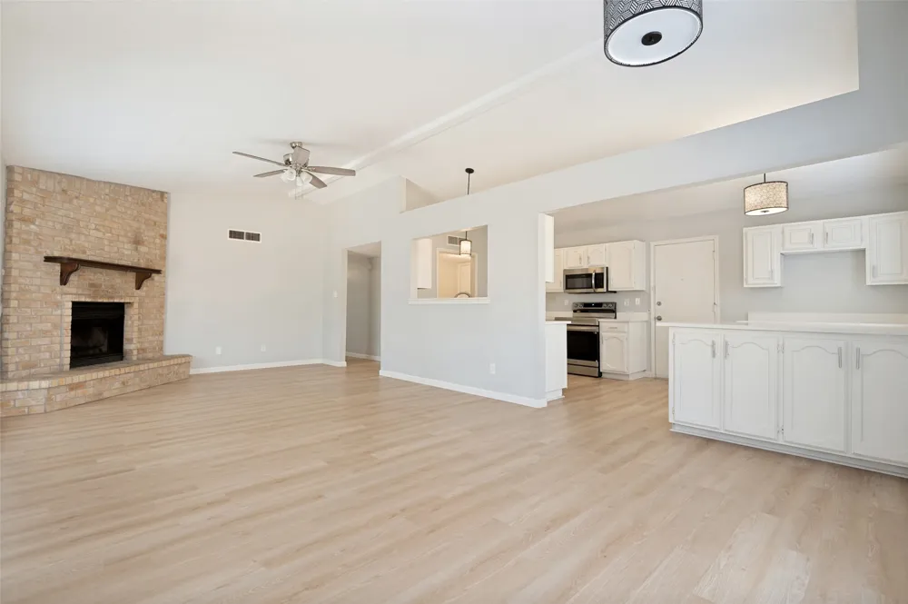 2602 Knoll Trail Euless, TX 76039