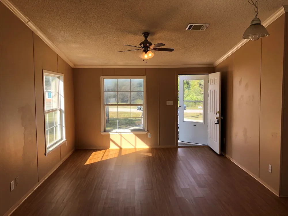 118 Windy Creek Court Springtown, TX 76082