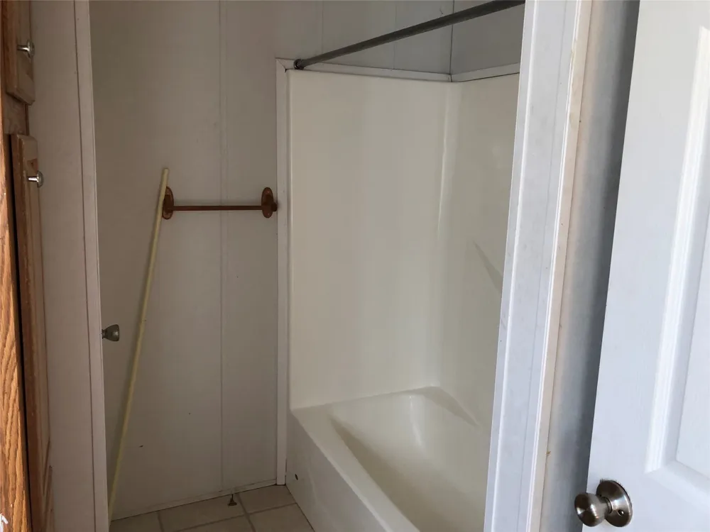 118 Windy Creek Court Springtown, TX 76082