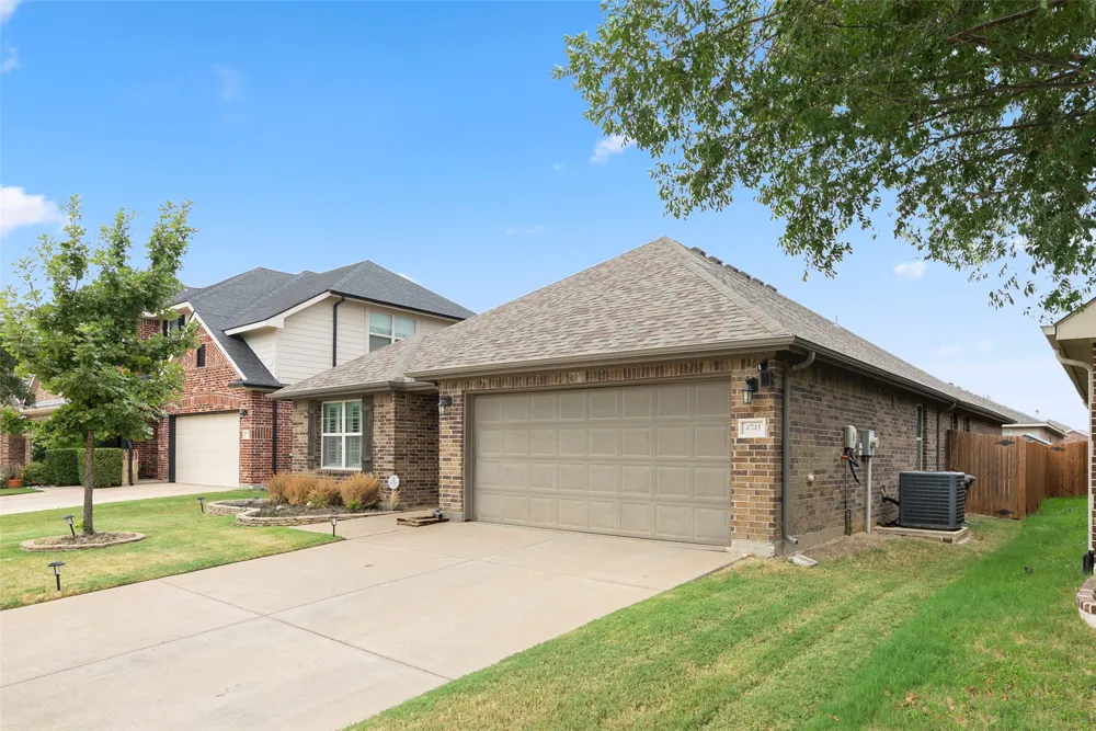 4741 Meadow Green Trail Fort Worth, TX 76244