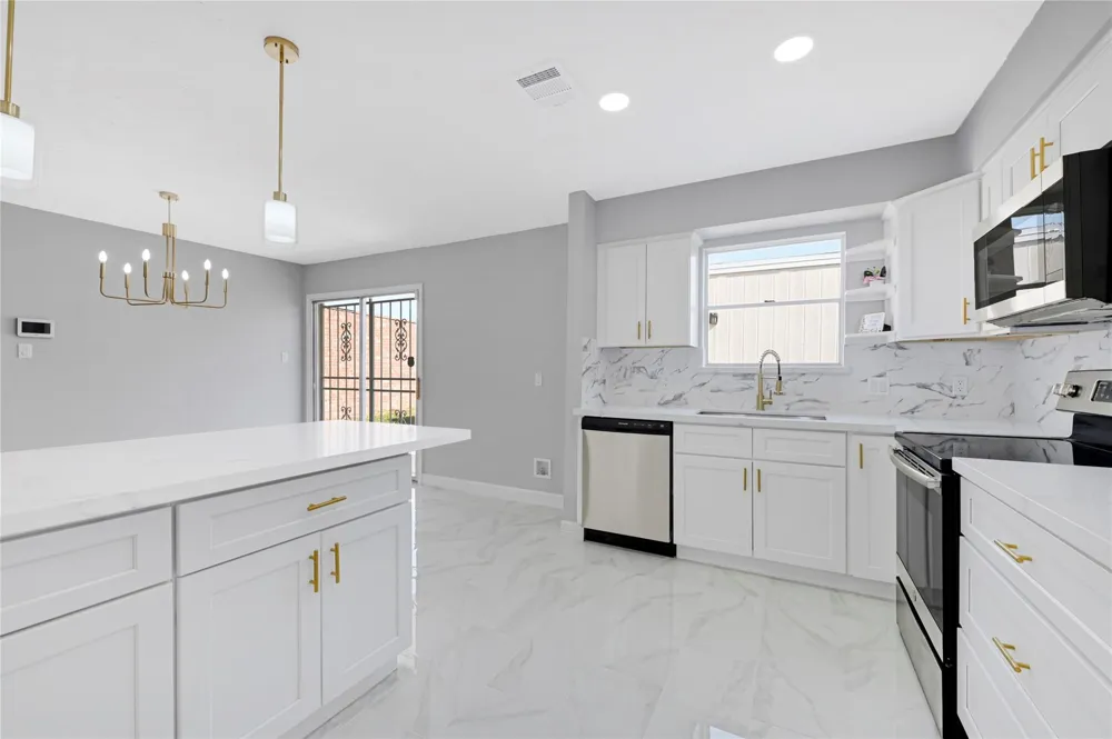 6326 Cambridge Glen Lane Houston, TX 77035