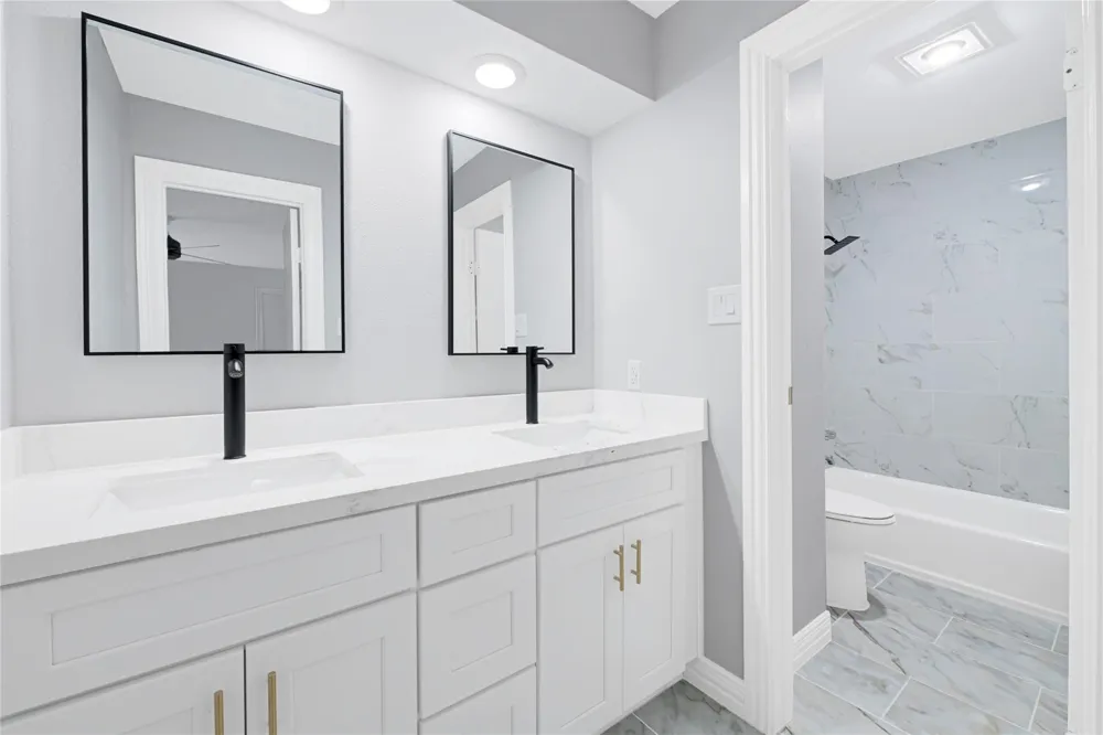 6326 Cambridge Glen Lane Houston, TX 77035