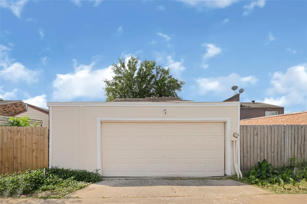 6326 Cambridge Glen Lane Houston, TX 77035